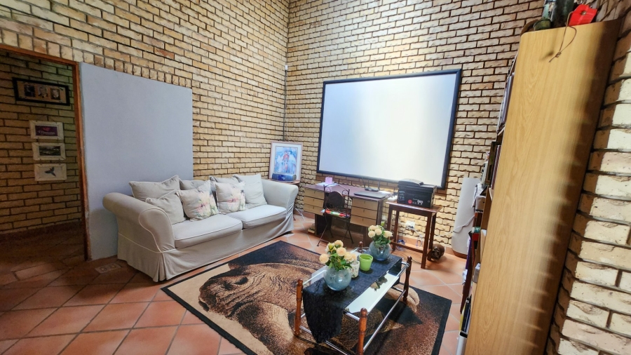 4 Bedroom Property for Sale in Flamwood North West